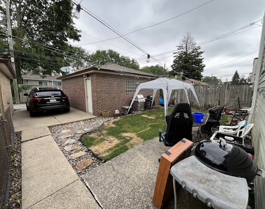 5126 W Cullom Avenue - Photo Thumbnail 9