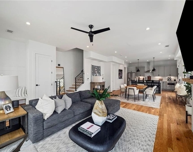 94 Whitefoord Avenue Ne - Photo Thumbnail 8