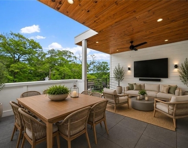 94 Whitefoord Avenue Ne - Photo Thumbnail 3