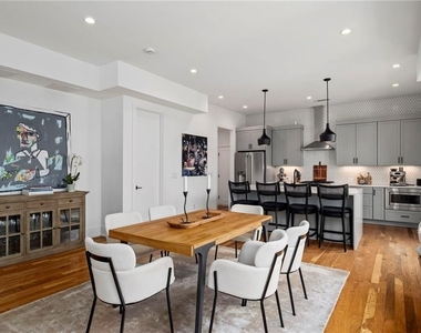 94 Whitefoord Avenue Ne - Photo Thumbnail 2