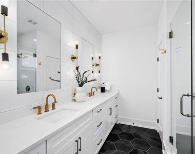94 Whitefoord Avenue Ne - Photo Thumbnail 20