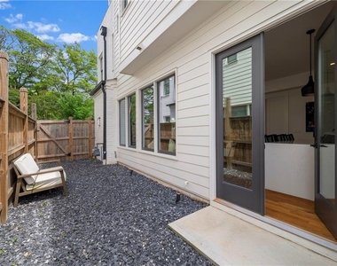 94 Whitefoord Avenue Ne - Photo Thumbnail 16