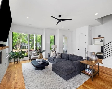 94 Whitefoord Avenue Ne - Photo Thumbnail 7