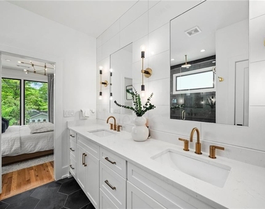 94 Whitefoord Avenue Ne - Photo Thumbnail 22