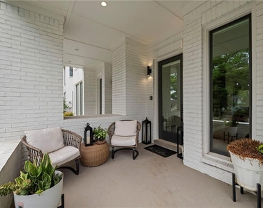 94 Whitefoord Avenue Ne - Photo Thumbnail 6