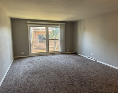 2925 Dubuque Street - Photo Thumbnail 3