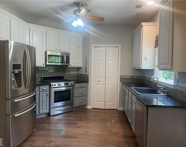 3935 Melody Mizer Lane - Photo Thumbnail 10