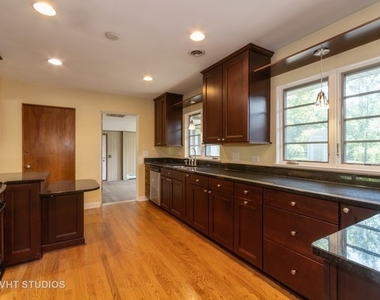 410 Prairie Avenue - Photo Thumbnail 8