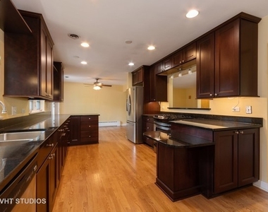 410 Prairie Avenue - Photo Thumbnail 6