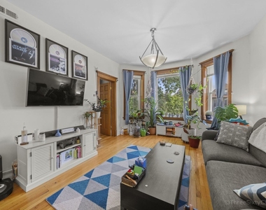 2254 N Avers Avenue - Photo Thumbnail 1