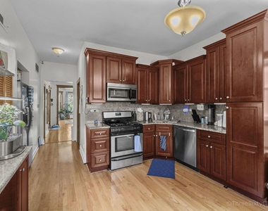2254 N Avers Avenue - Photo Thumbnail 7