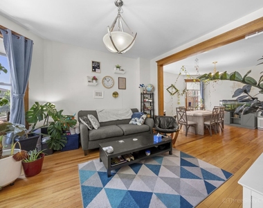 2254 N Avers Avenue - Photo Thumbnail 3