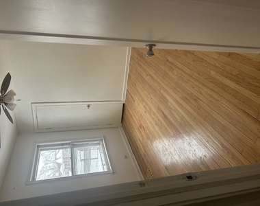 12748 S Lowe Avenue - Photo Thumbnail 4