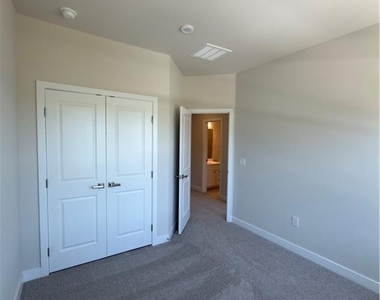 942 Sugar Vista Circle - Photo Thumbnail 15