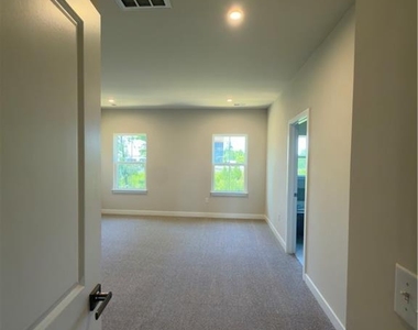 942 Sugar Vista Circle - Photo Thumbnail 14
