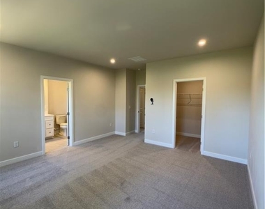 942 Sugar Vista Circle - Photo Thumbnail 13