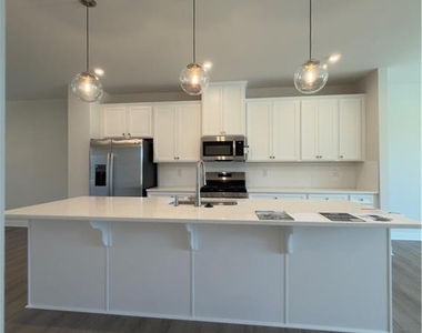942 Sugar Vista Circle - Photo Thumbnail 8