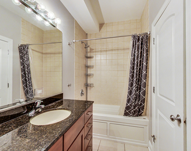 3740 N Wilton Avenue - Photo Thumbnail 8