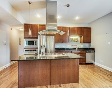 3740 N Wilton Avenue - Photo Thumbnail 4