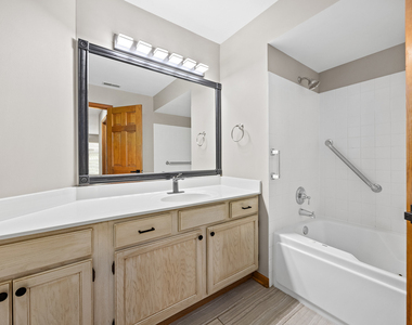 5s560 Paxton Drive - Photo Thumbnail 17