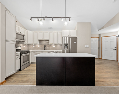 5s560 Paxton Drive - Photo Thumbnail 3