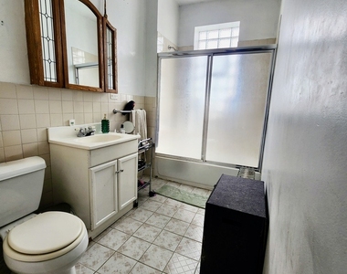 2218 N Saint Louis Avenue - Photo Thumbnail 8