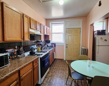2218 N Saint Louis Avenue - Photo Thumbnail 4