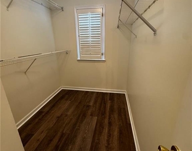 3055 Ivey Oaks Lane - Photo Thumbnail 12