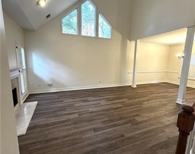 3055 Ivey Oaks Lane - Photo Thumbnail 2