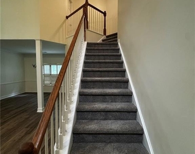 3055 Ivey Oaks Lane - Photo Thumbnail 7