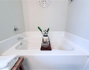 138 Livingston Court - Photo Thumbnail 15