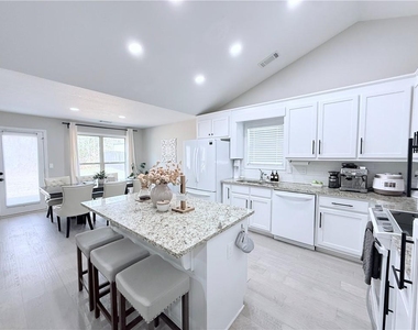 138 Livingston Court - Photo Thumbnail 9