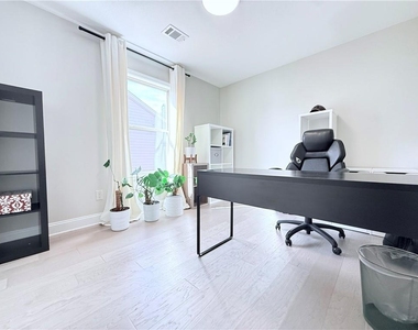 138 Livingston Court - Photo Thumbnail 18
