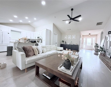 138 Livingston Court - Photo Thumbnail 4