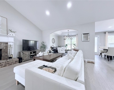138 Livingston Court - Photo Thumbnail 5