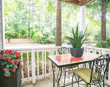 100 Ashford Gables Drive - Photo Thumbnail 7