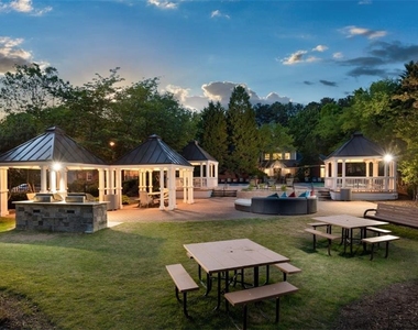 100 Ashford Gables Drive - Photo Thumbnail 21