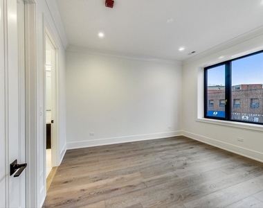 4920 N Lincoln Avenue - Photo Thumbnail 14