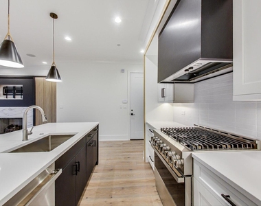 4920 N Lincoln Avenue - Photo Thumbnail 7