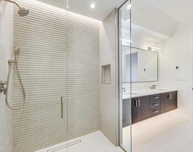 4920 N Lincoln Avenue - Photo Thumbnail 9