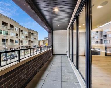 4920 N Lincoln Avenue - Photo Thumbnail 8
