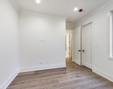 4920 N Lincoln Avenue - Photo Thumbnail 13