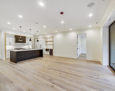 4920 N Lincoln Avenue - Photo Thumbnail 5