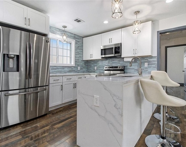 154 Wadley Street Nw - Photo Thumbnail 2