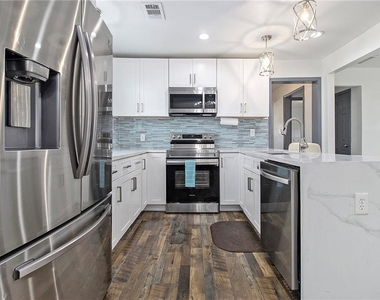 154 Wadley Street Nw - Photo Thumbnail 5