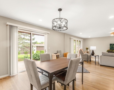 2653 N Bradford Drive - Photo Thumbnail 4