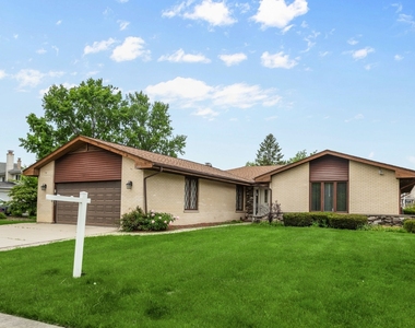2653 N Bradford Drive - Photo Thumbnail 17