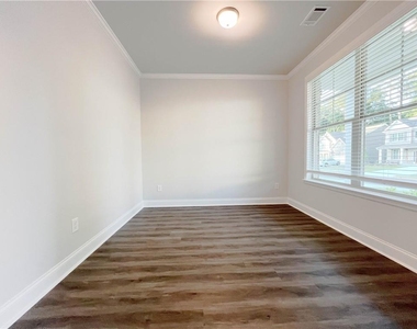 3626 Lockaby Way - Photo Thumbnail 4
