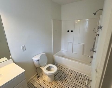1464 Hawthorne Avenue Nw - Photo Thumbnail 7