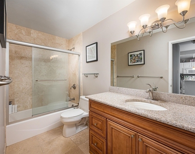 211 E Ohio Street - Photo Thumbnail 11